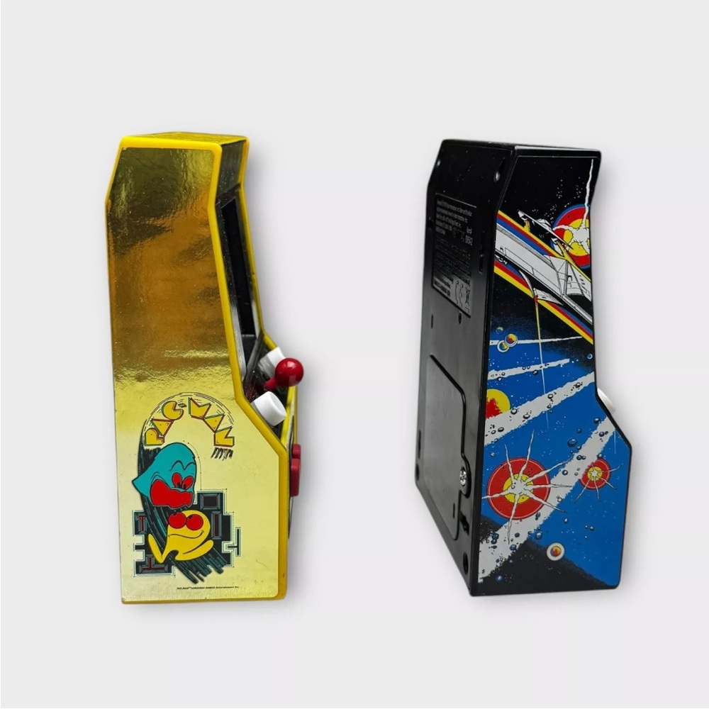 2020 Pac-Man Mini Arcade 2017 Asteroids Video Game Bandai Namco #09530 #09542 - Picture 5 of 8